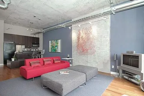 261 King St E, #408