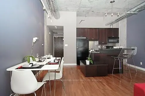 261 King St E, #408