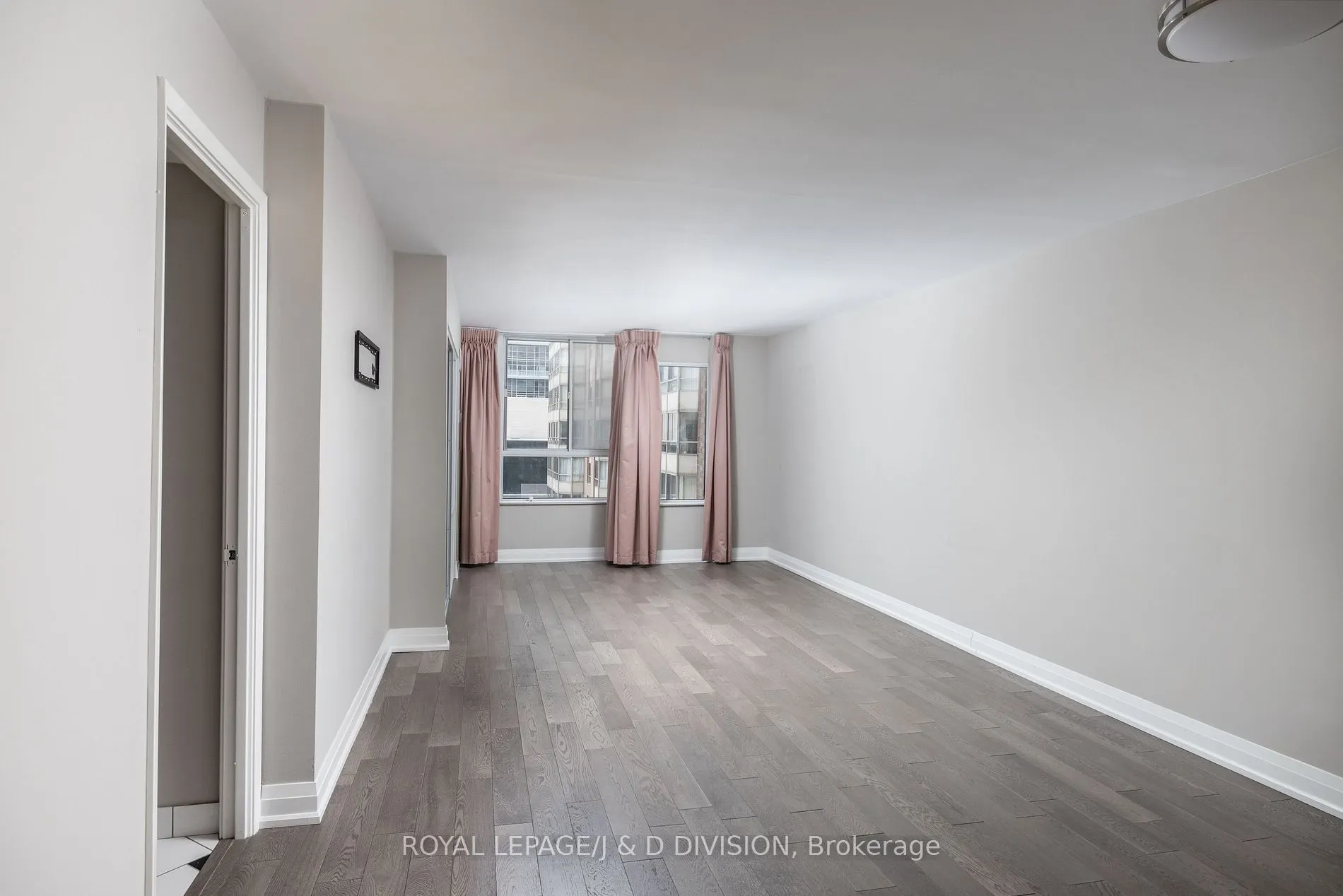 717 Bay Street, #1004