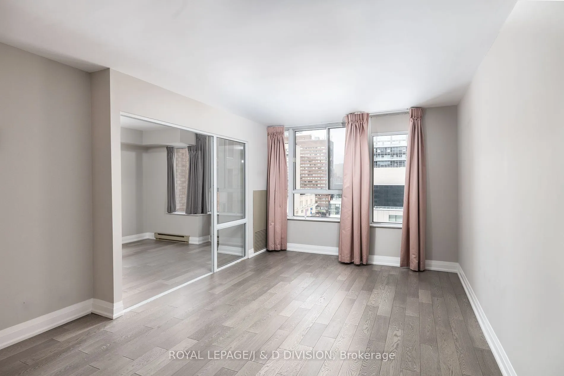 717 Bay Street, #1004