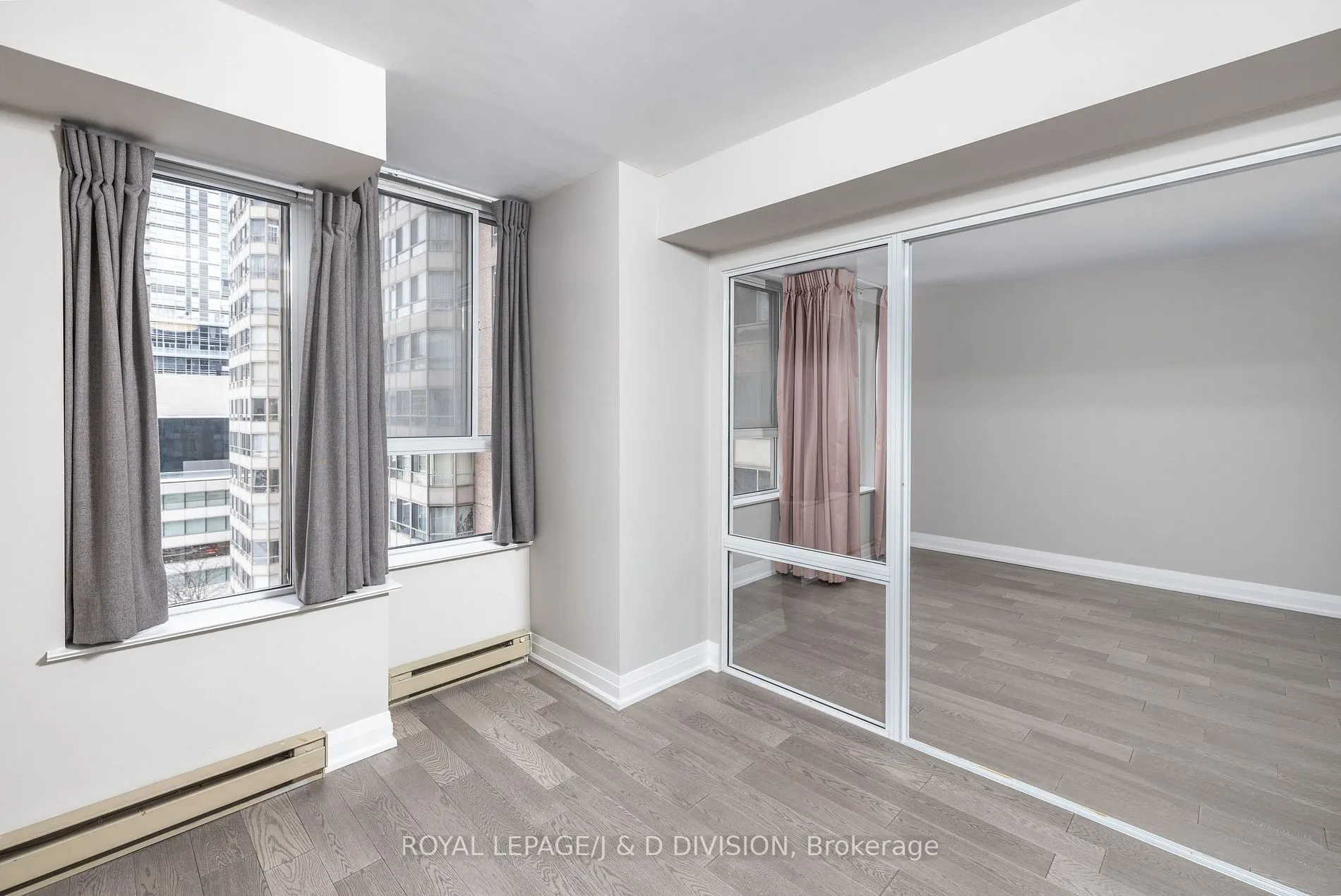 717 Bay Street, #1004