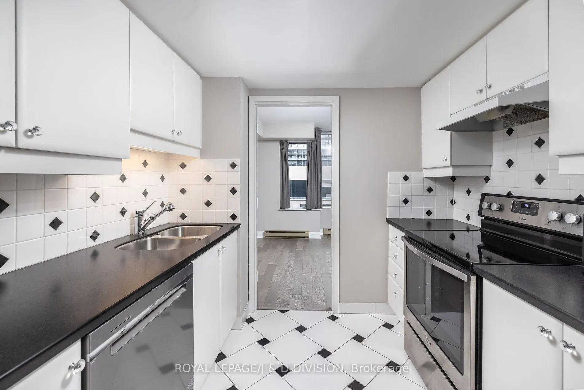 717 Bay Street, #1004