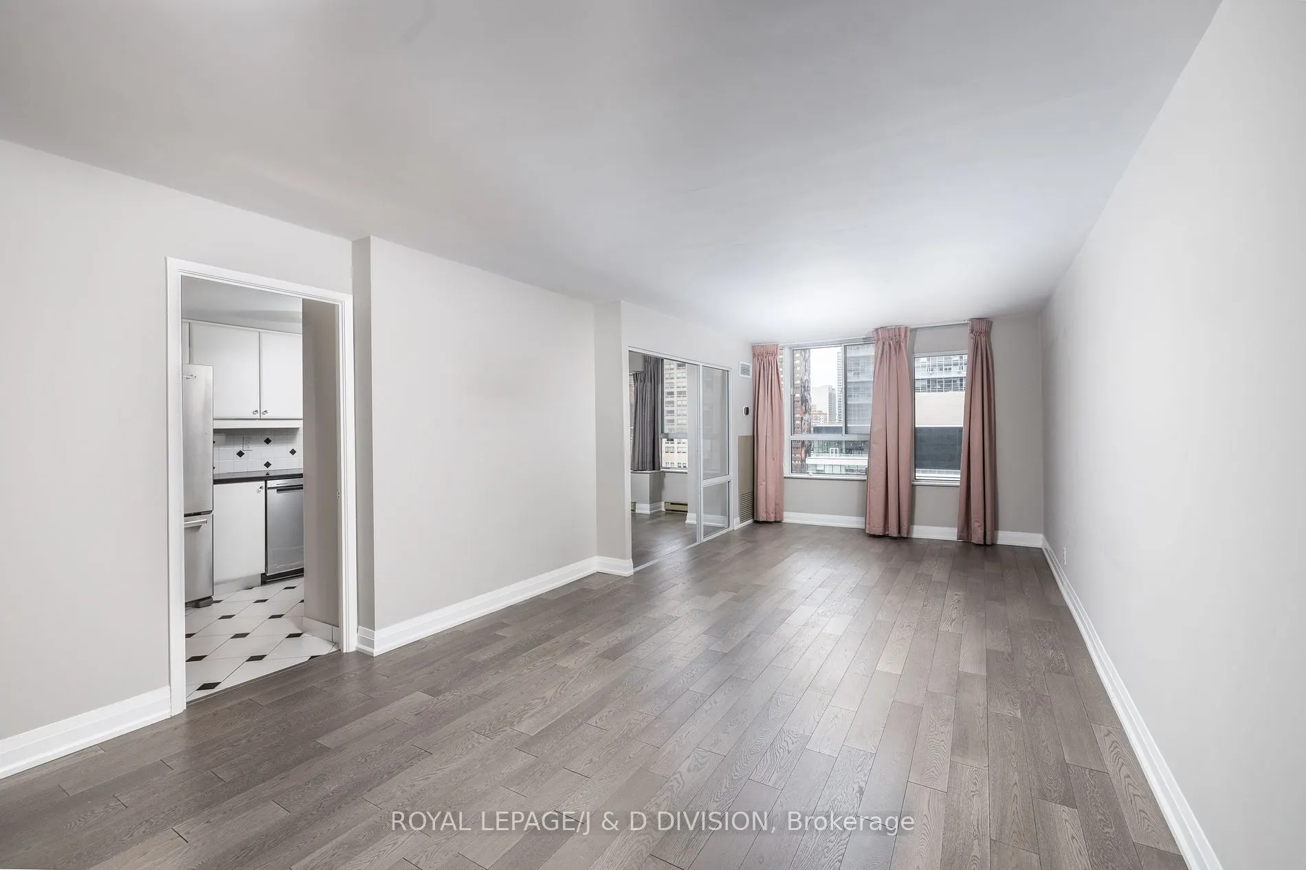 717 Bay Street, #1004