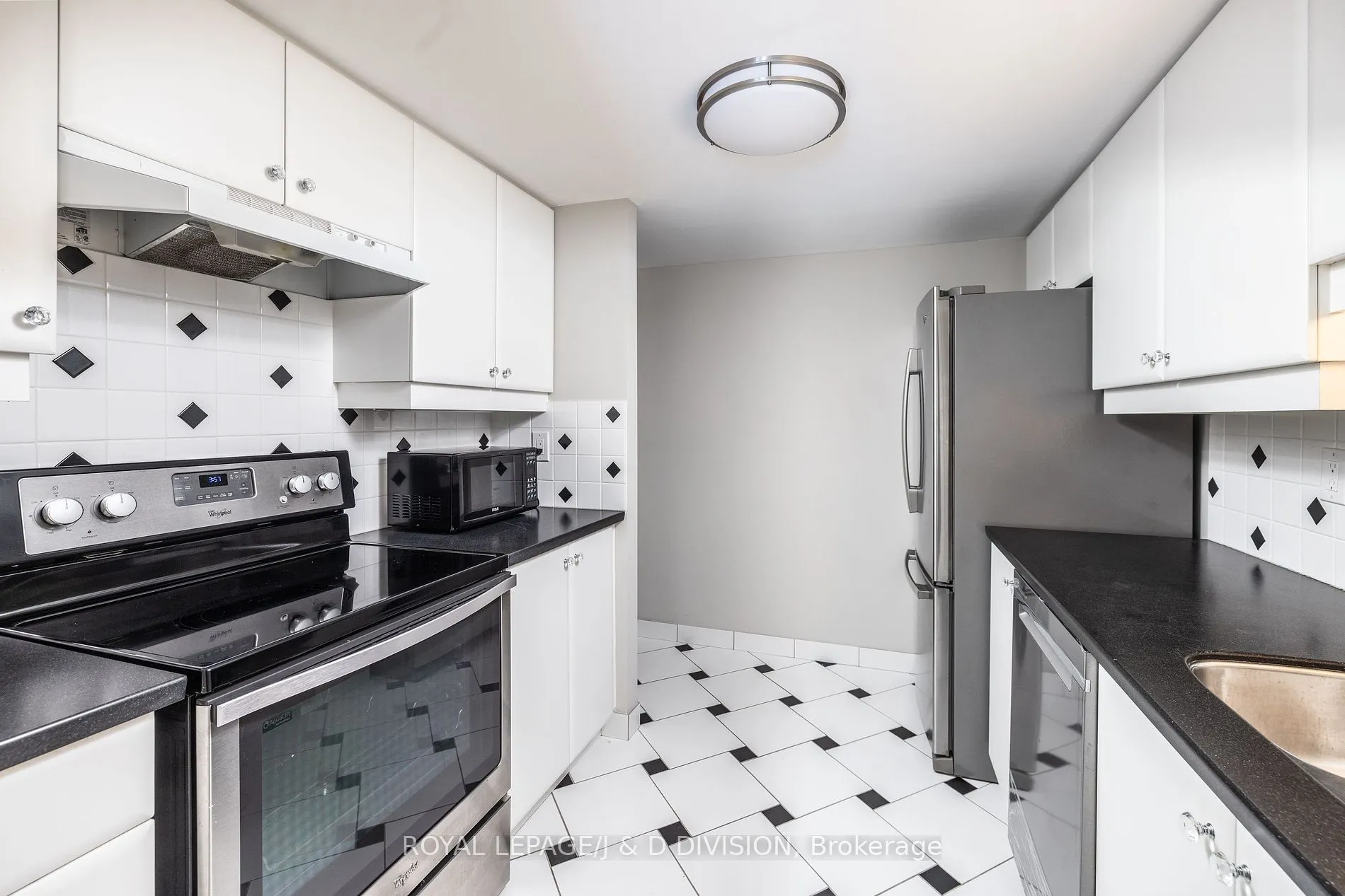 717 Bay Street, #1004