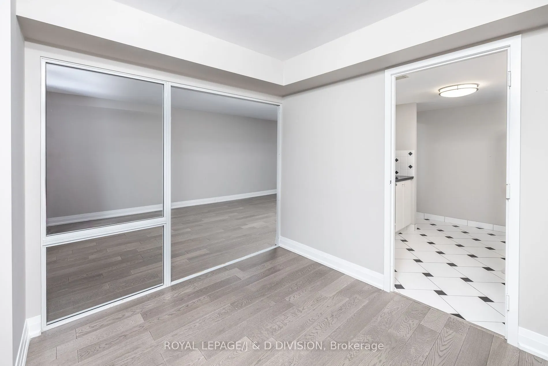 717 Bay Street, #1004