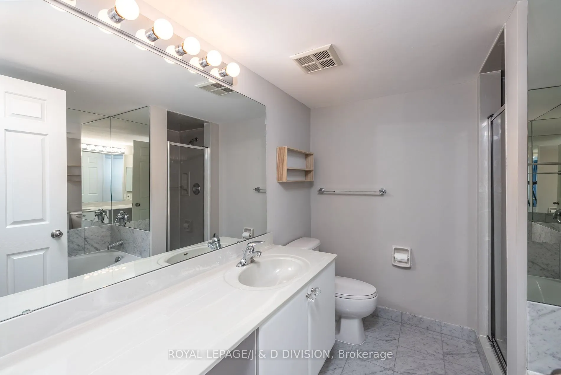 717 Bay Street, #1004