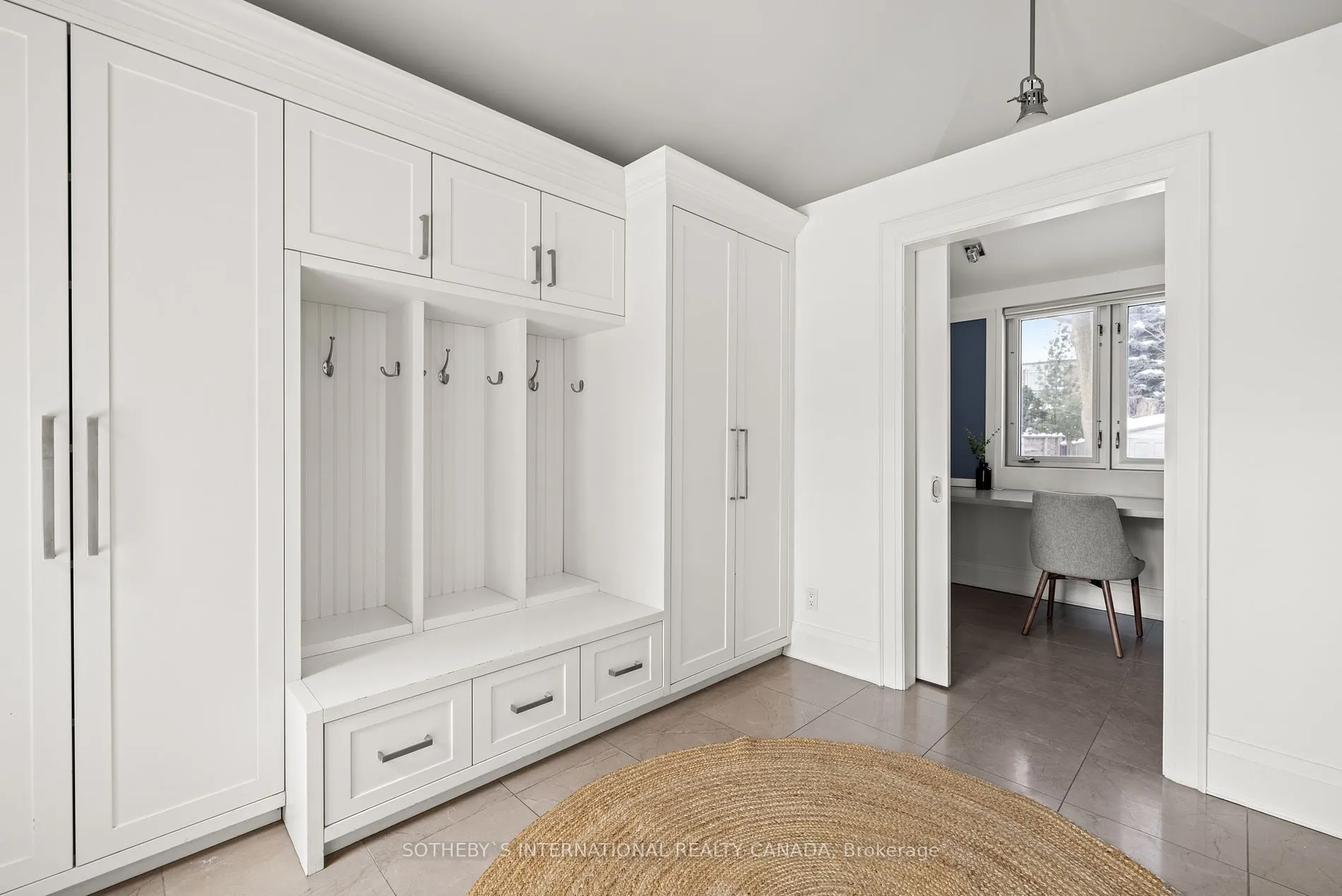 208 Hillhurst Blvd