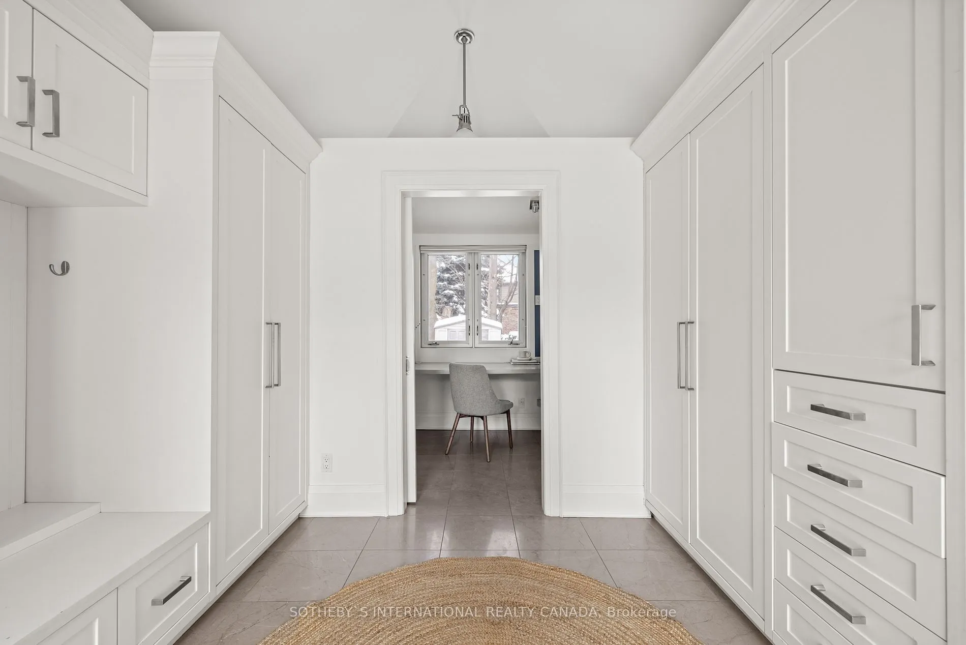 208 Hillhurst Blvd