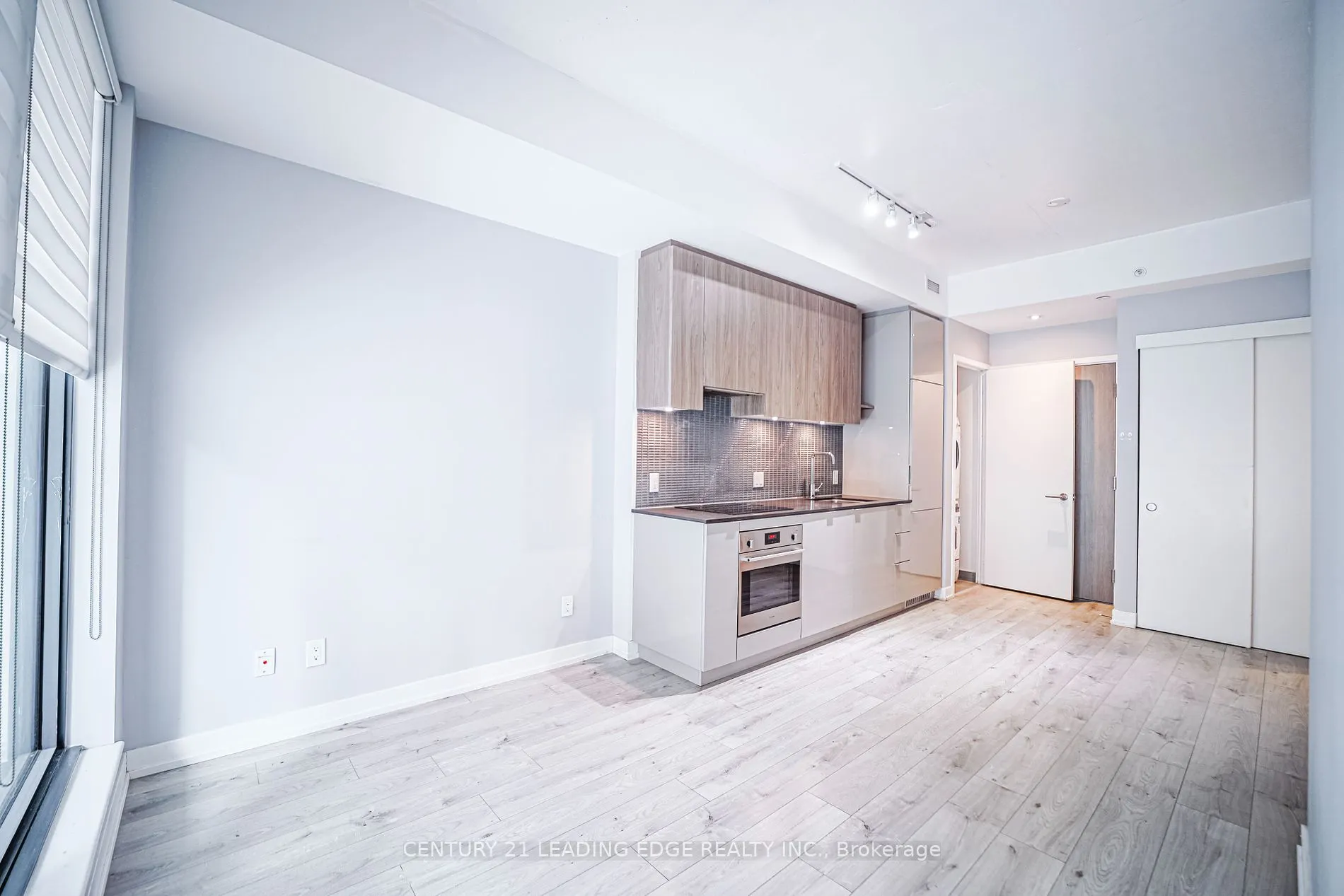 161 Roehampton Avenue, #223