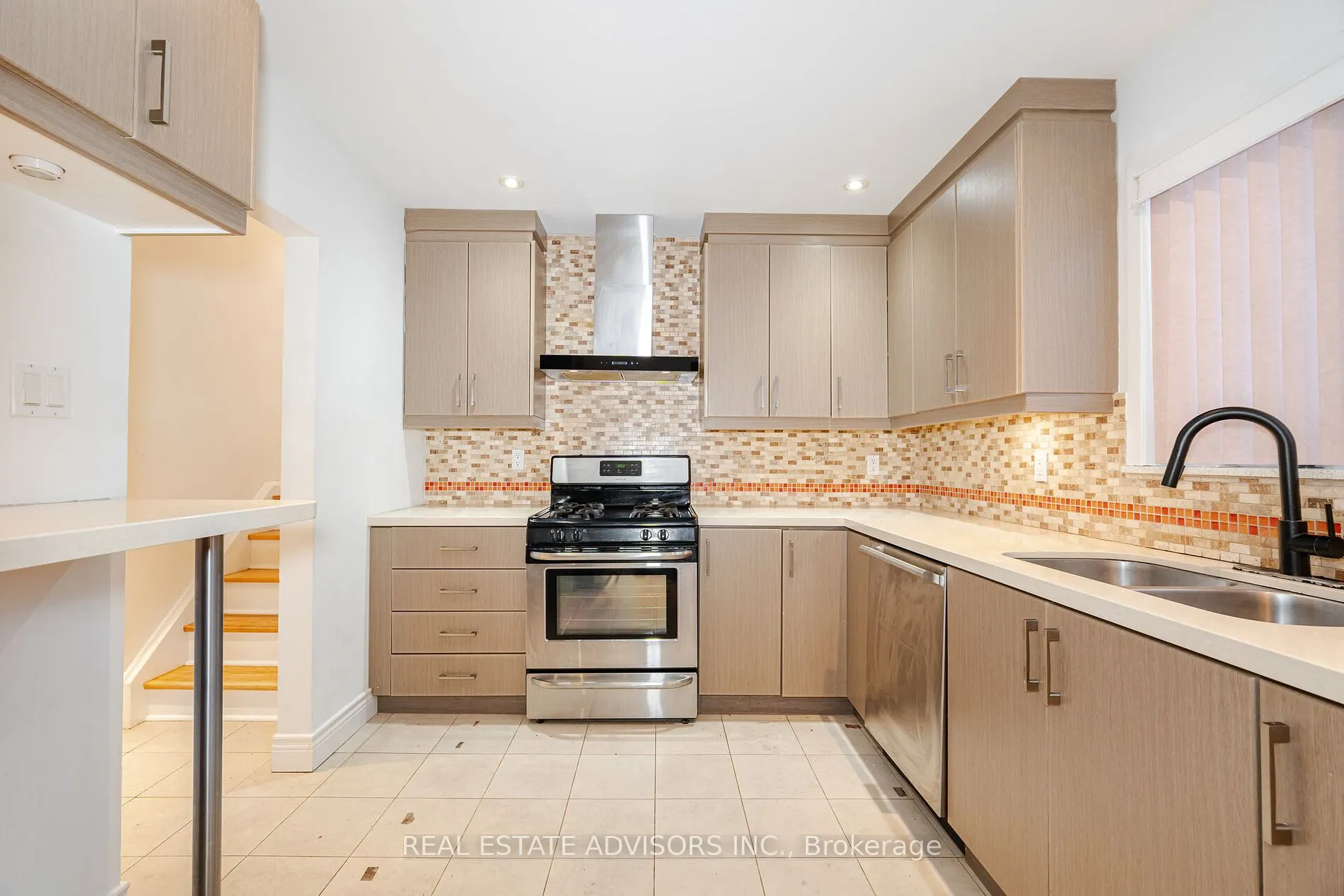 7 Foxwarren Dr