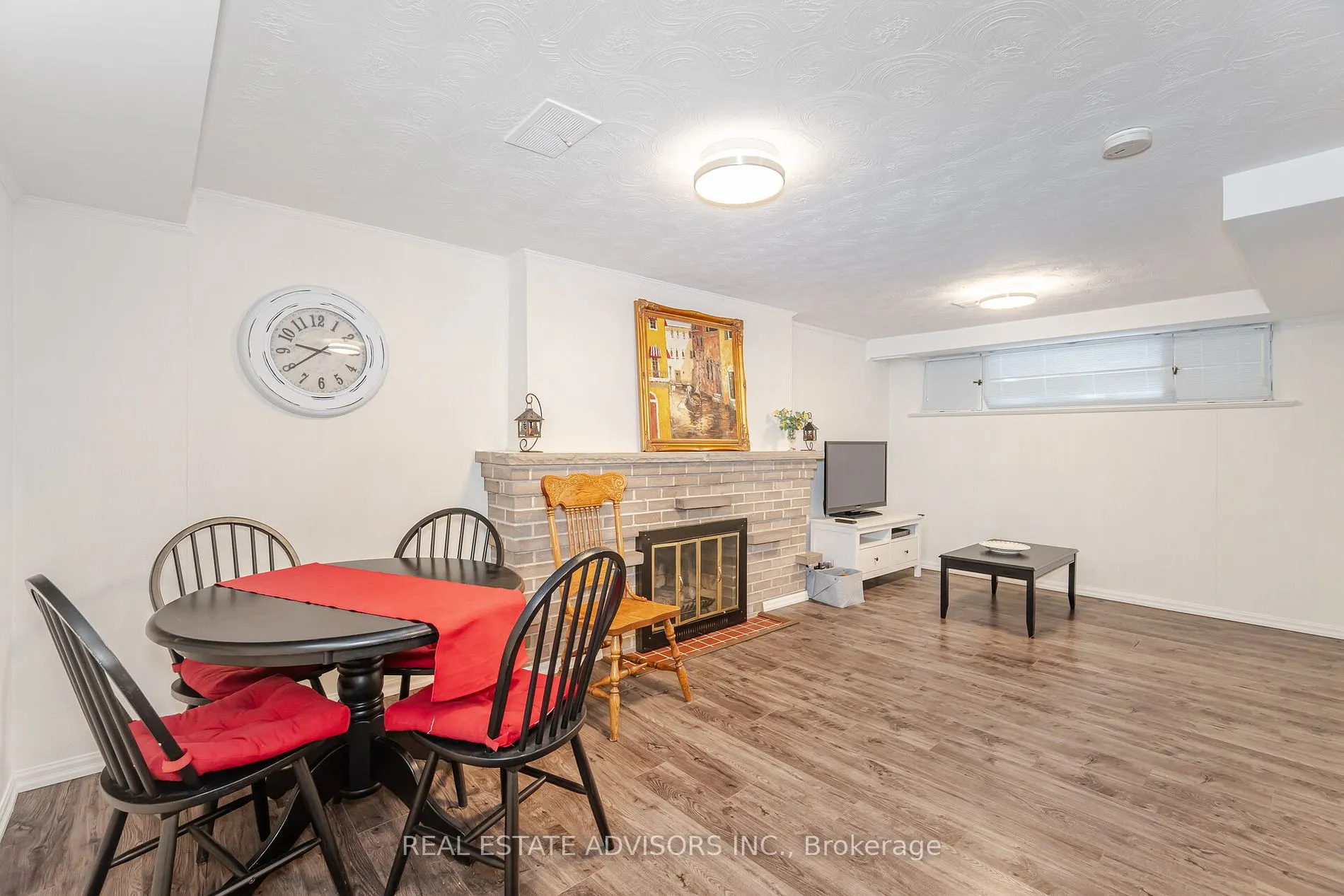 7 Foxwarren Dr