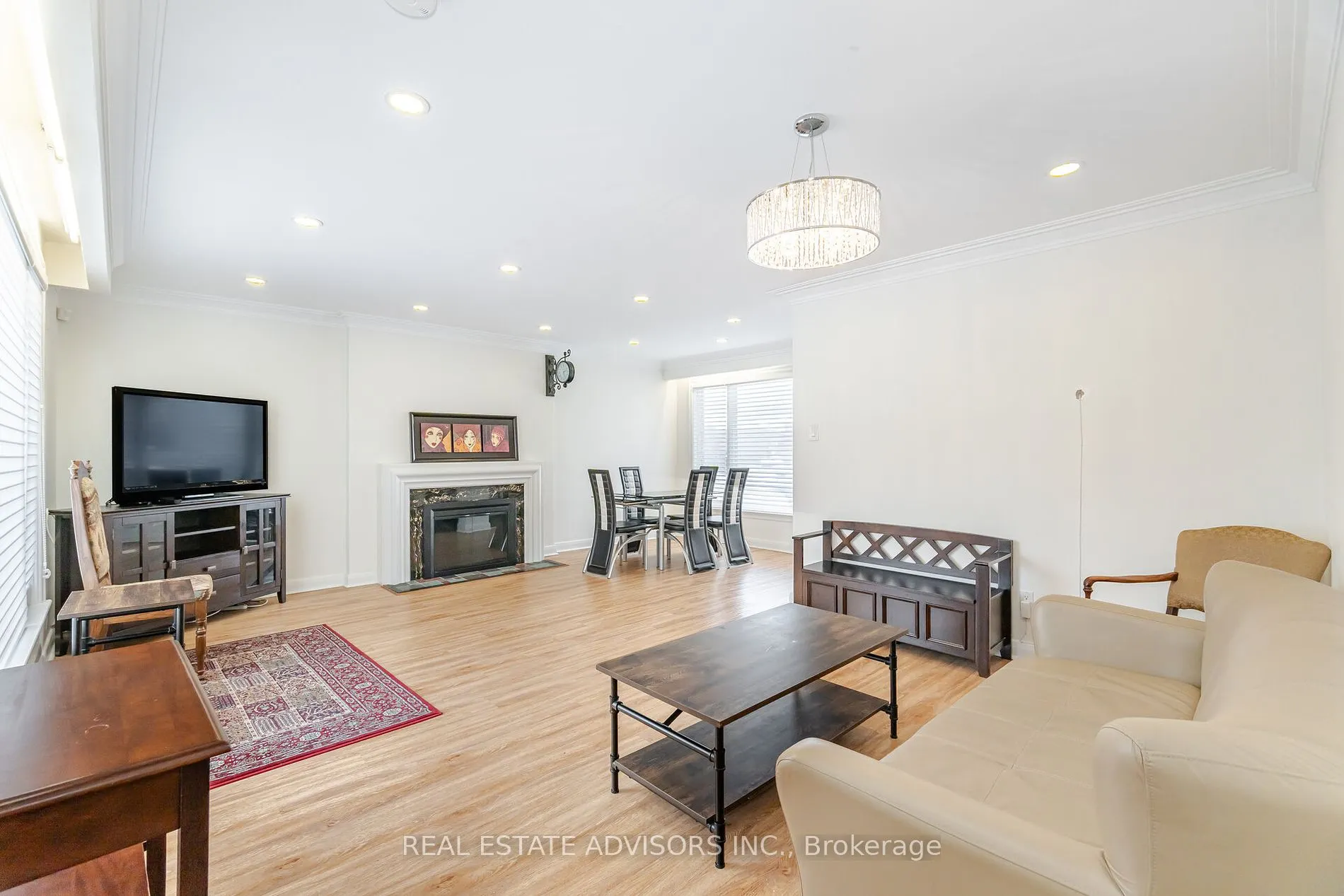 7 Foxwarren Dr