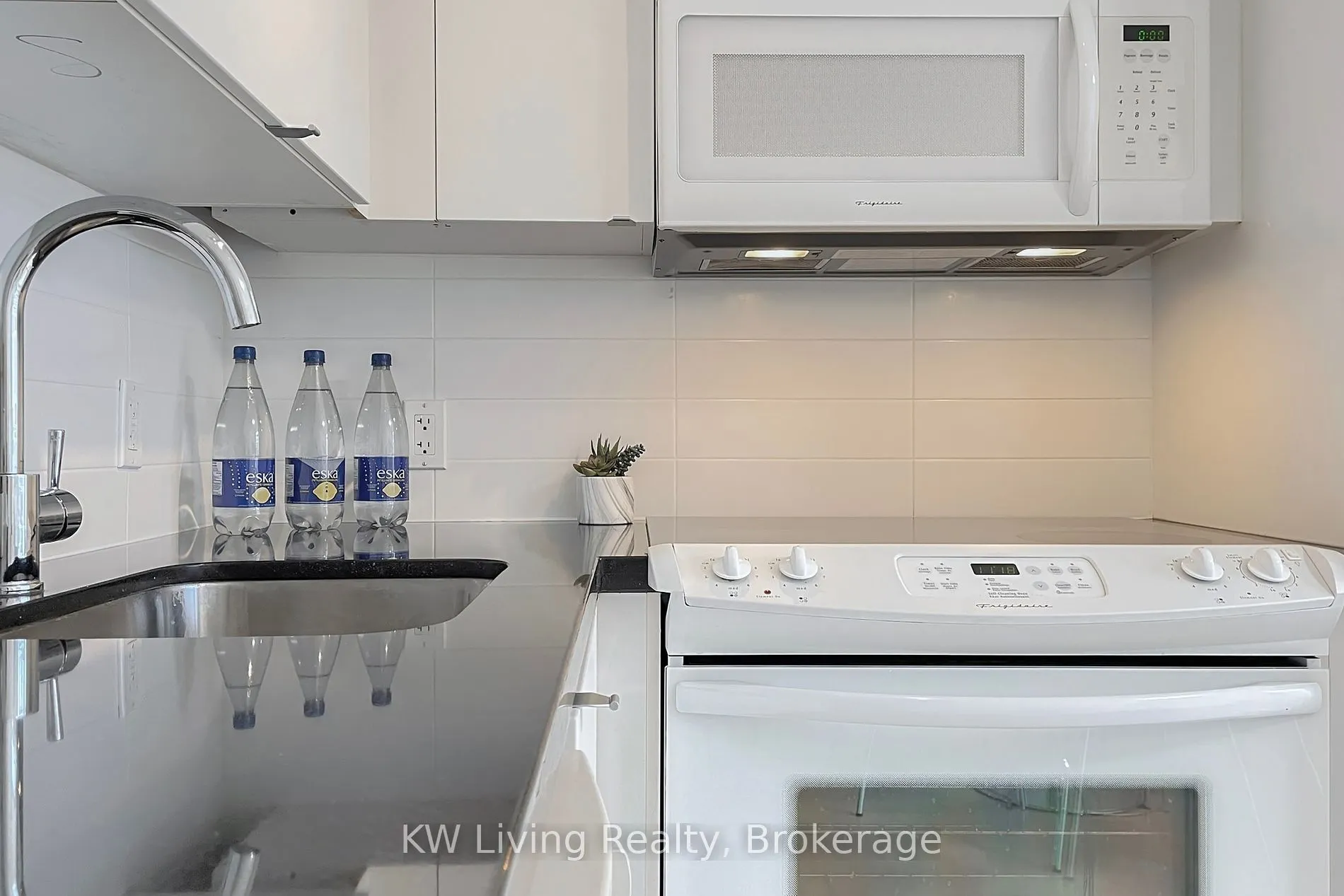 21 Nelson St, #605