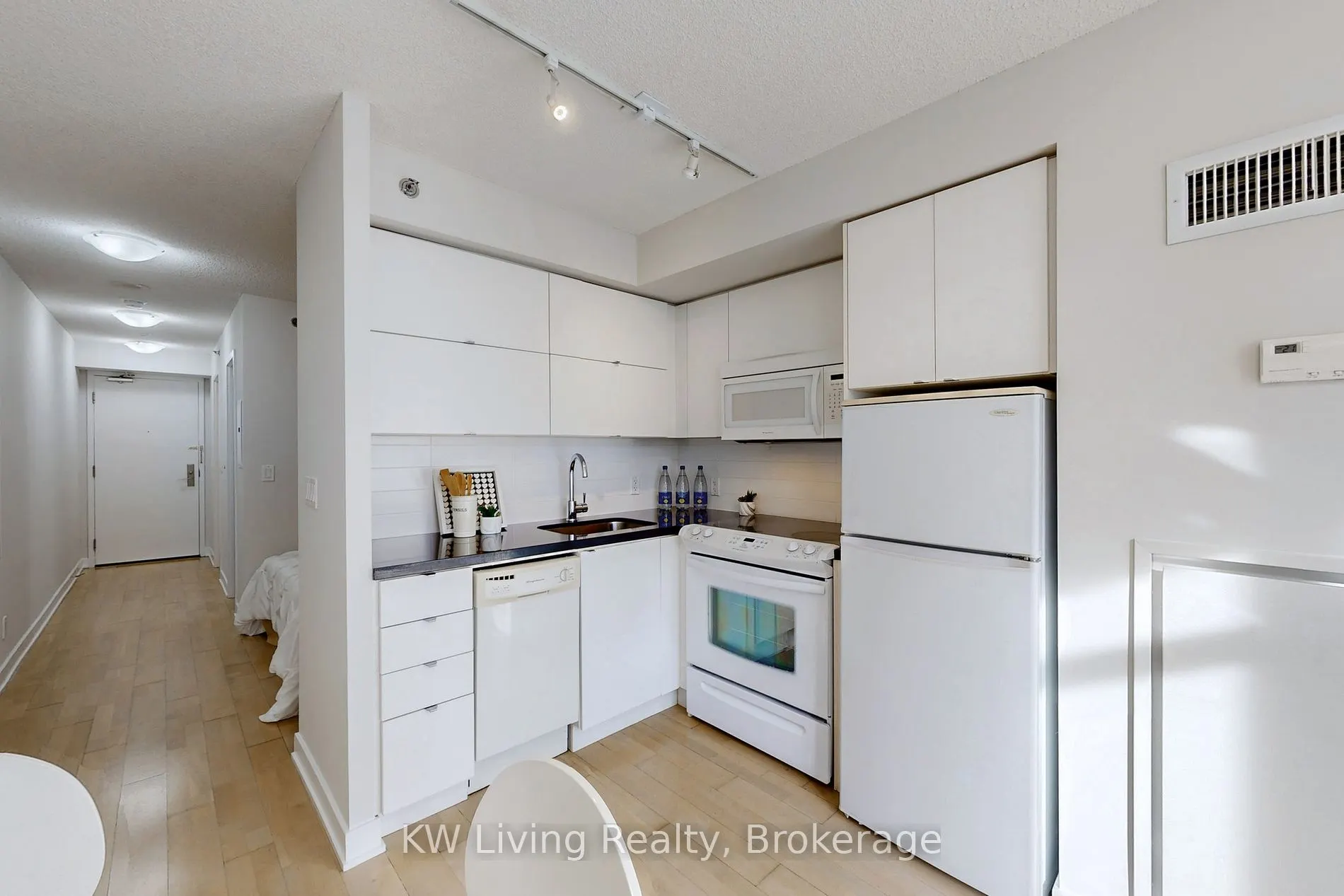 21 Nelson St, #605