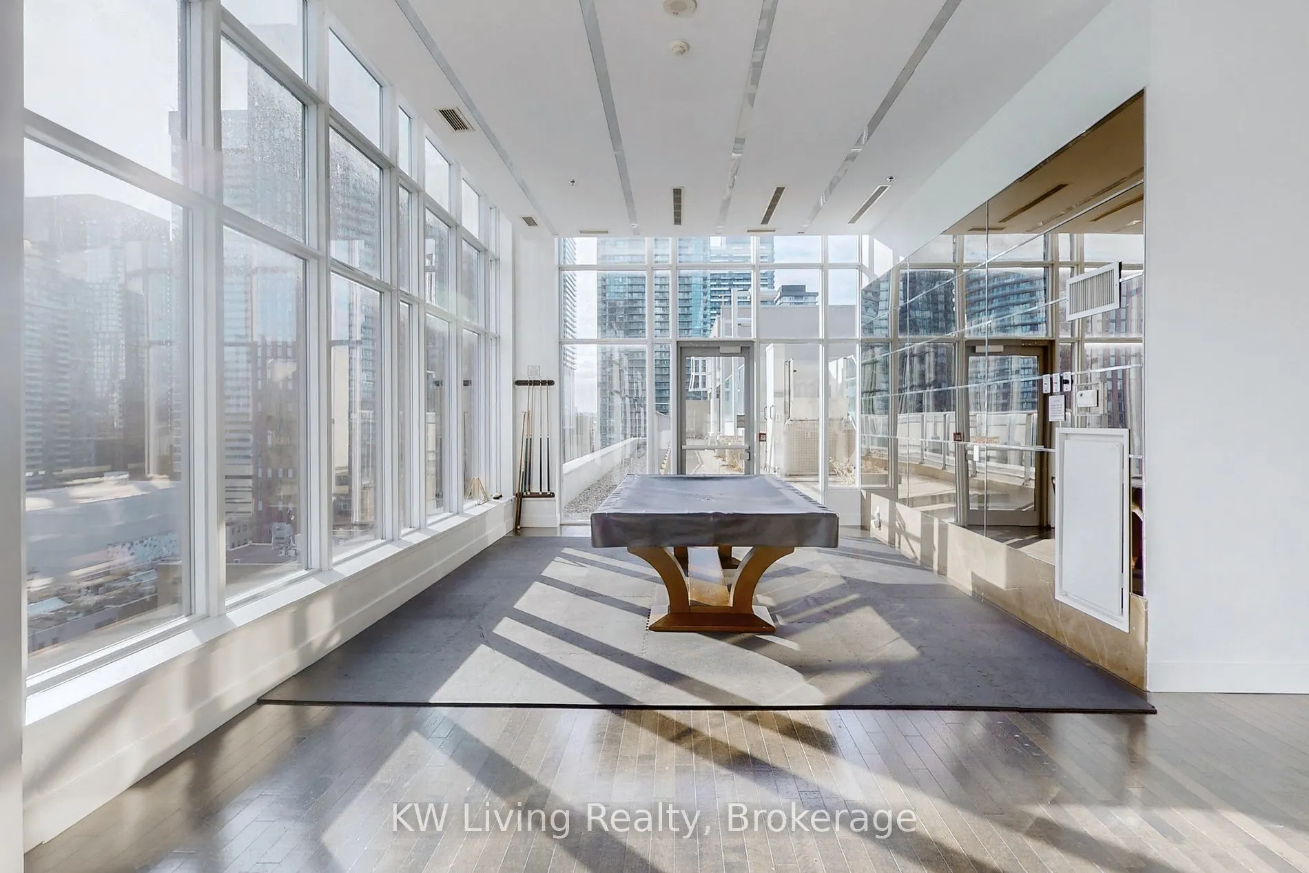21 Nelson St, #605