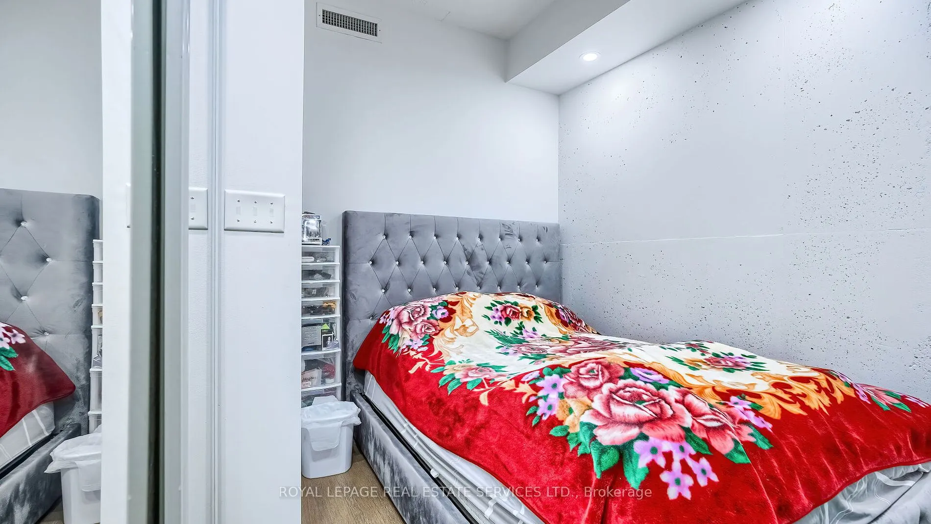 111 Bathurst Street, #1301