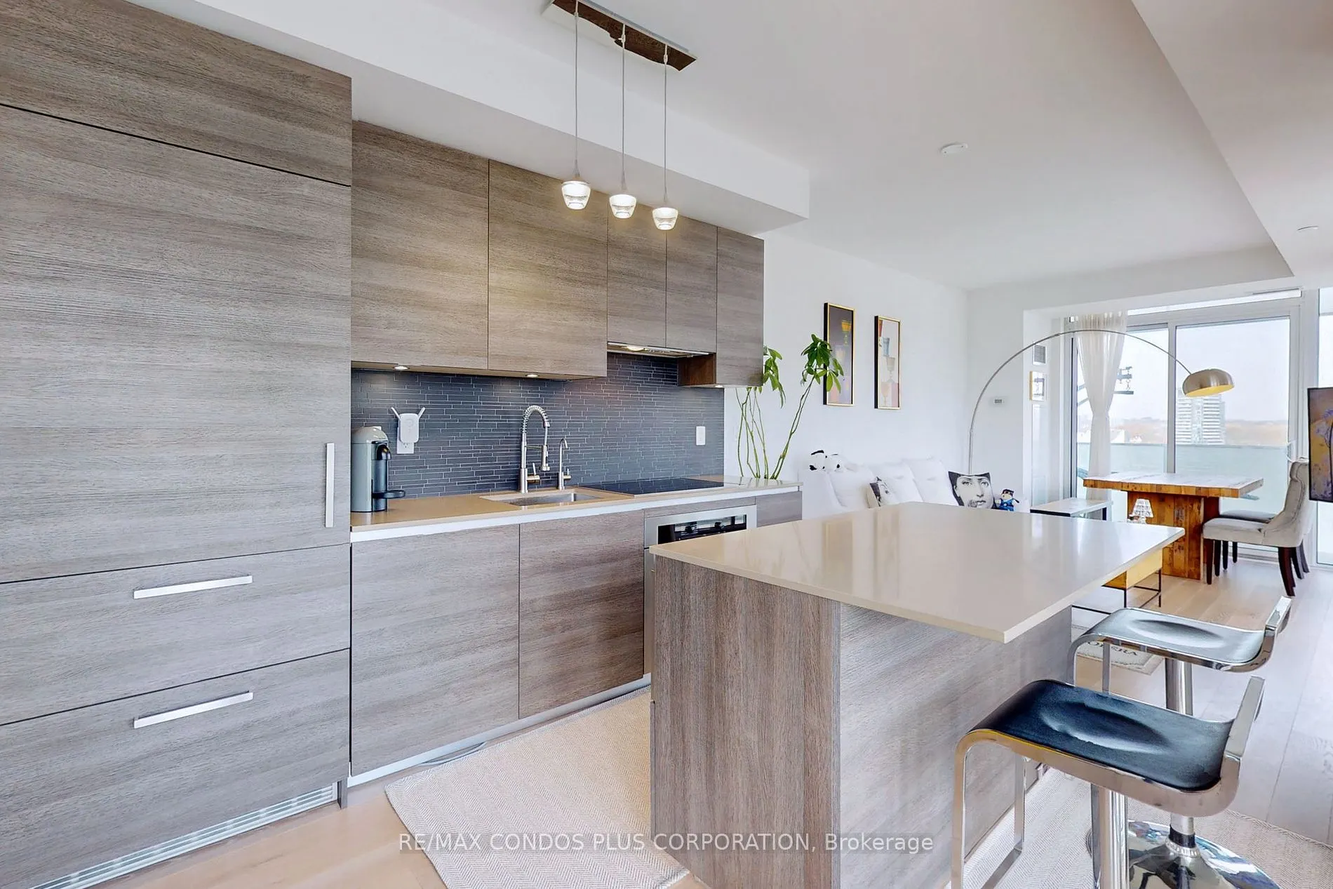 200 Bloor Street W, #2105