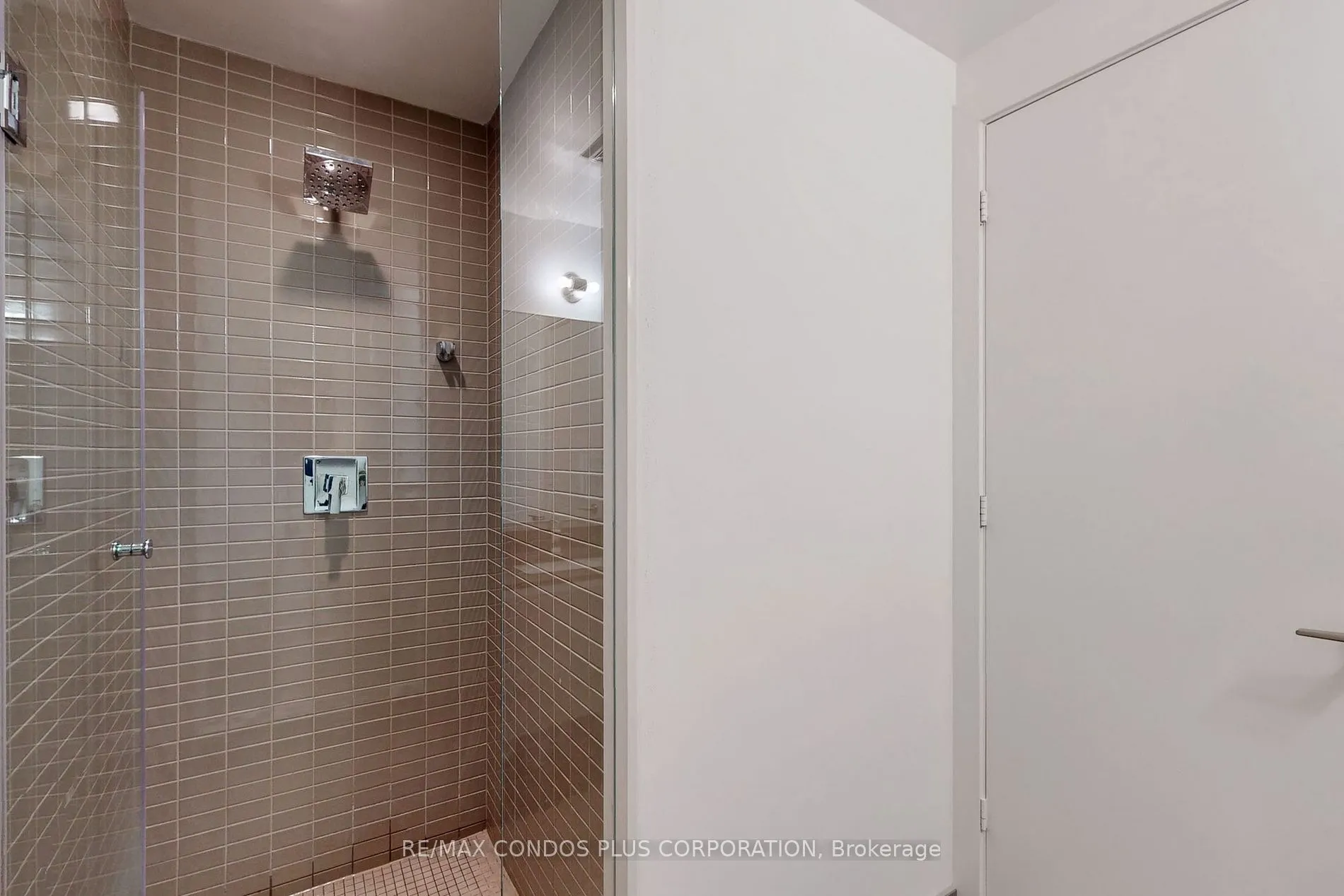 200 Bloor Street W, #2105