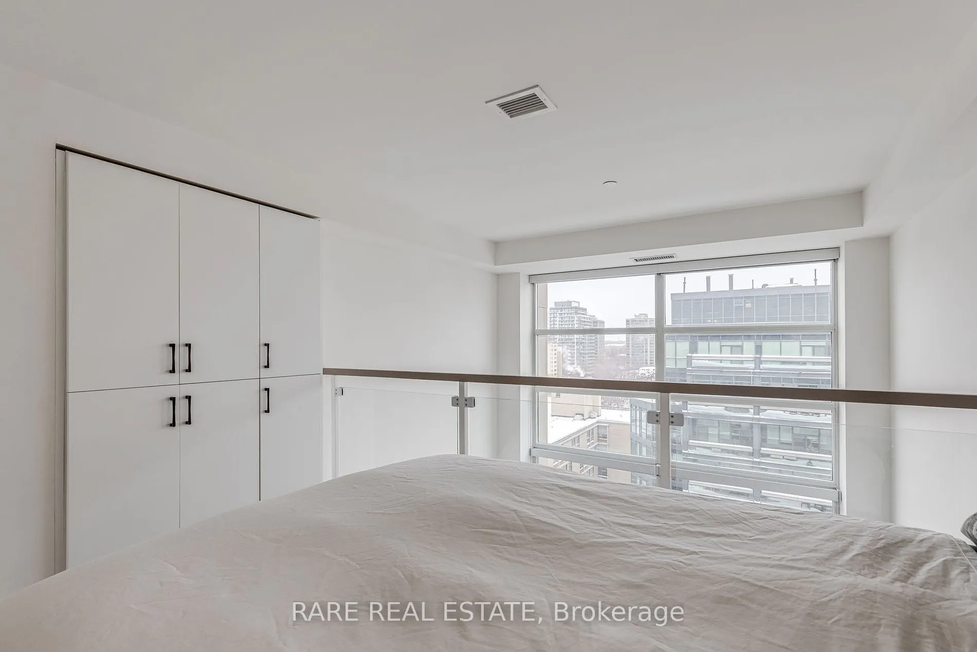 111 St. Clair Avenue W, #904