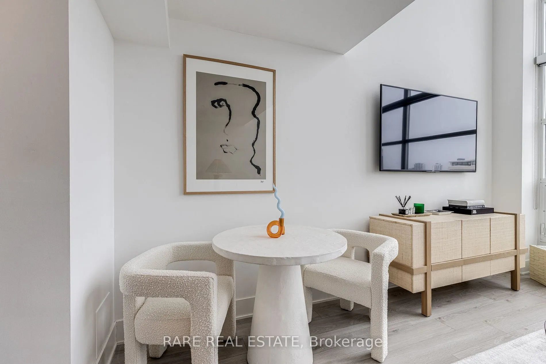 111 St. Clair Avenue W, #904