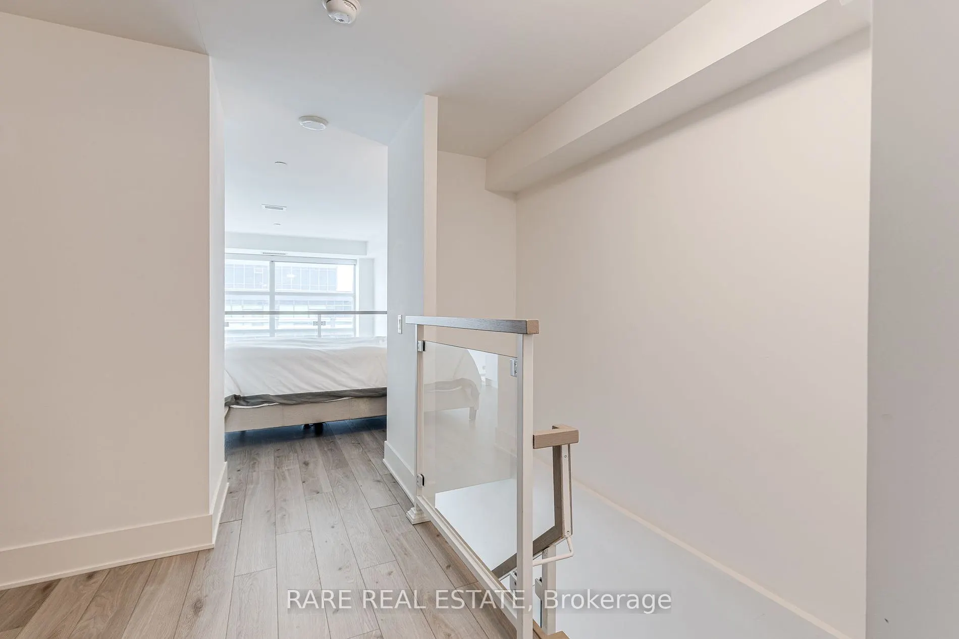 111 St. Clair Avenue W, #904