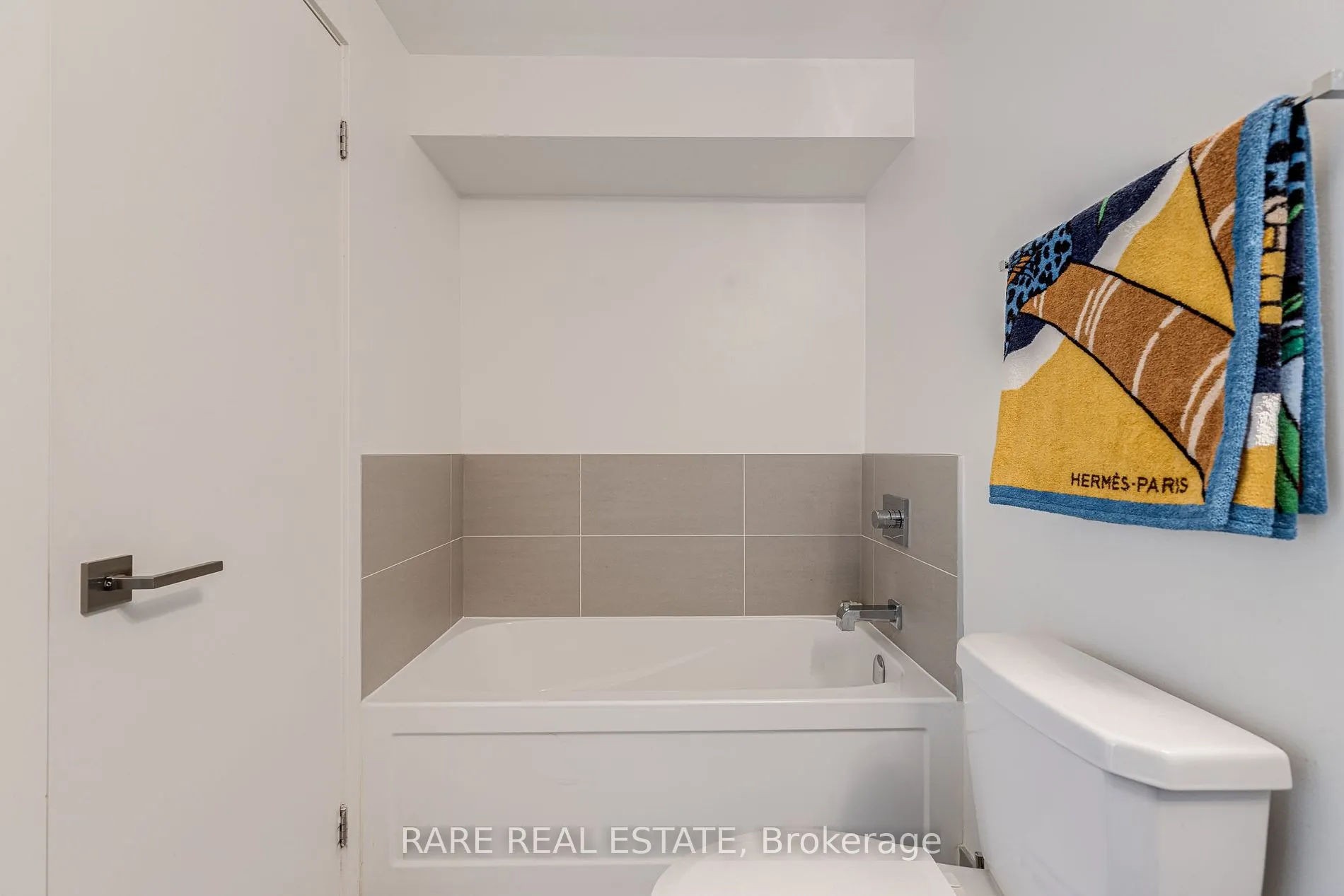 111 St. Clair Avenue W, #904