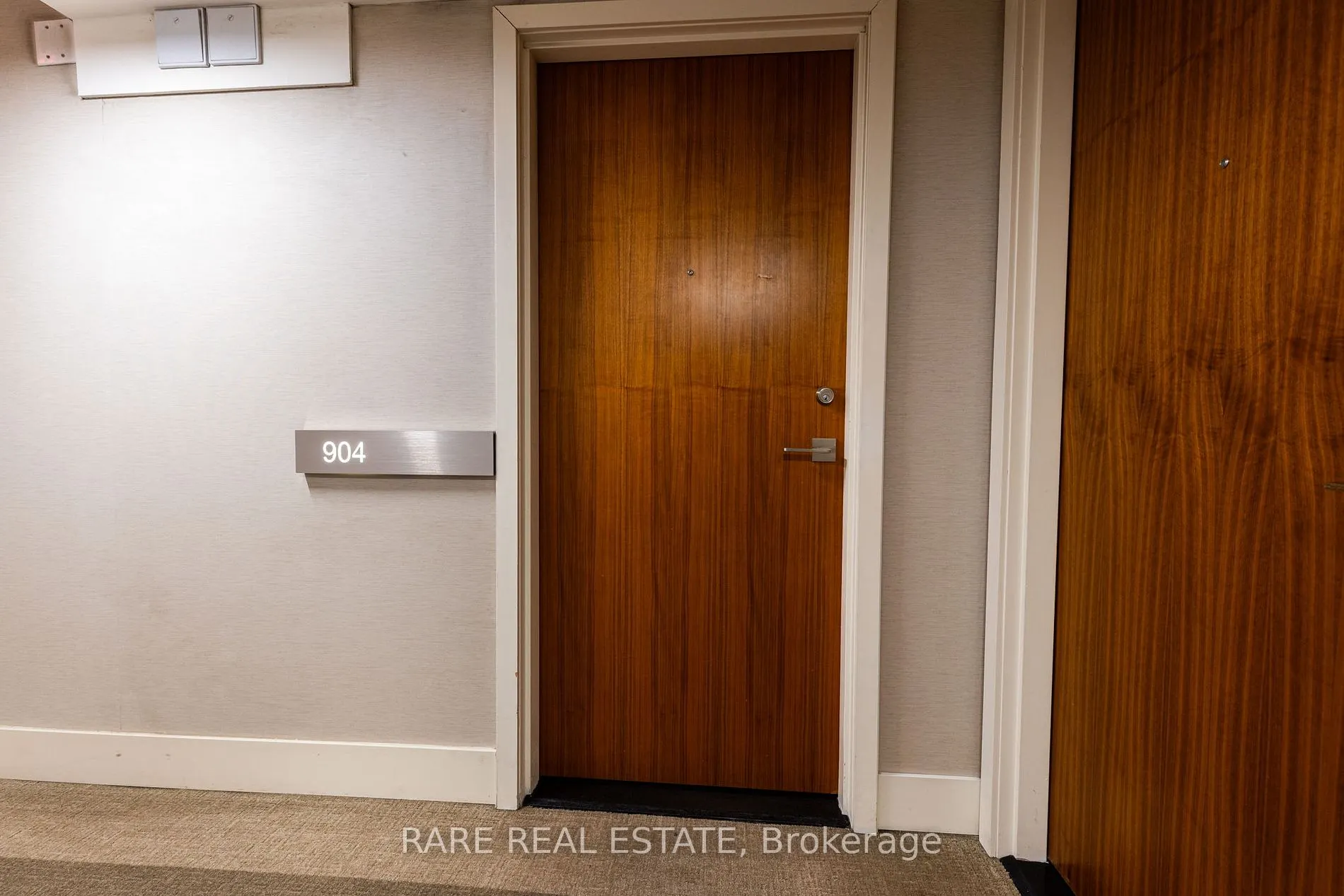 111 St. Clair Avenue W, #904