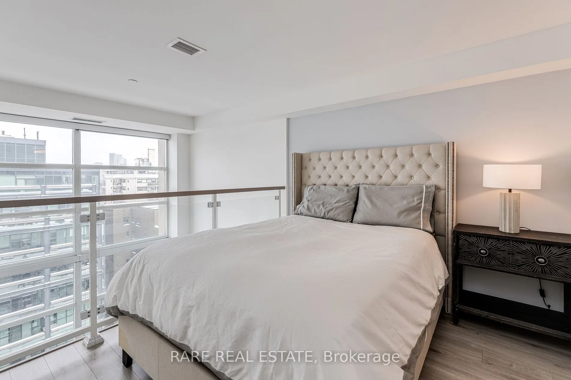 111 St. Clair Avenue W, #904