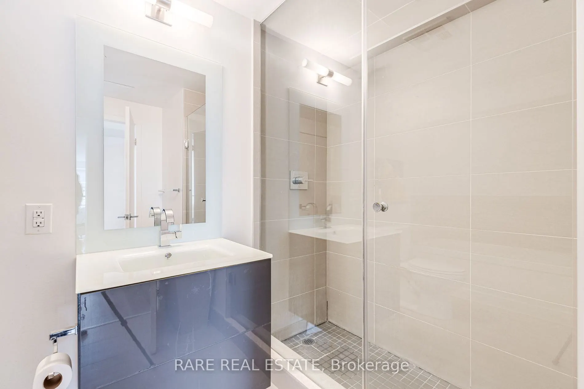111 St. Clair Avenue W, #904