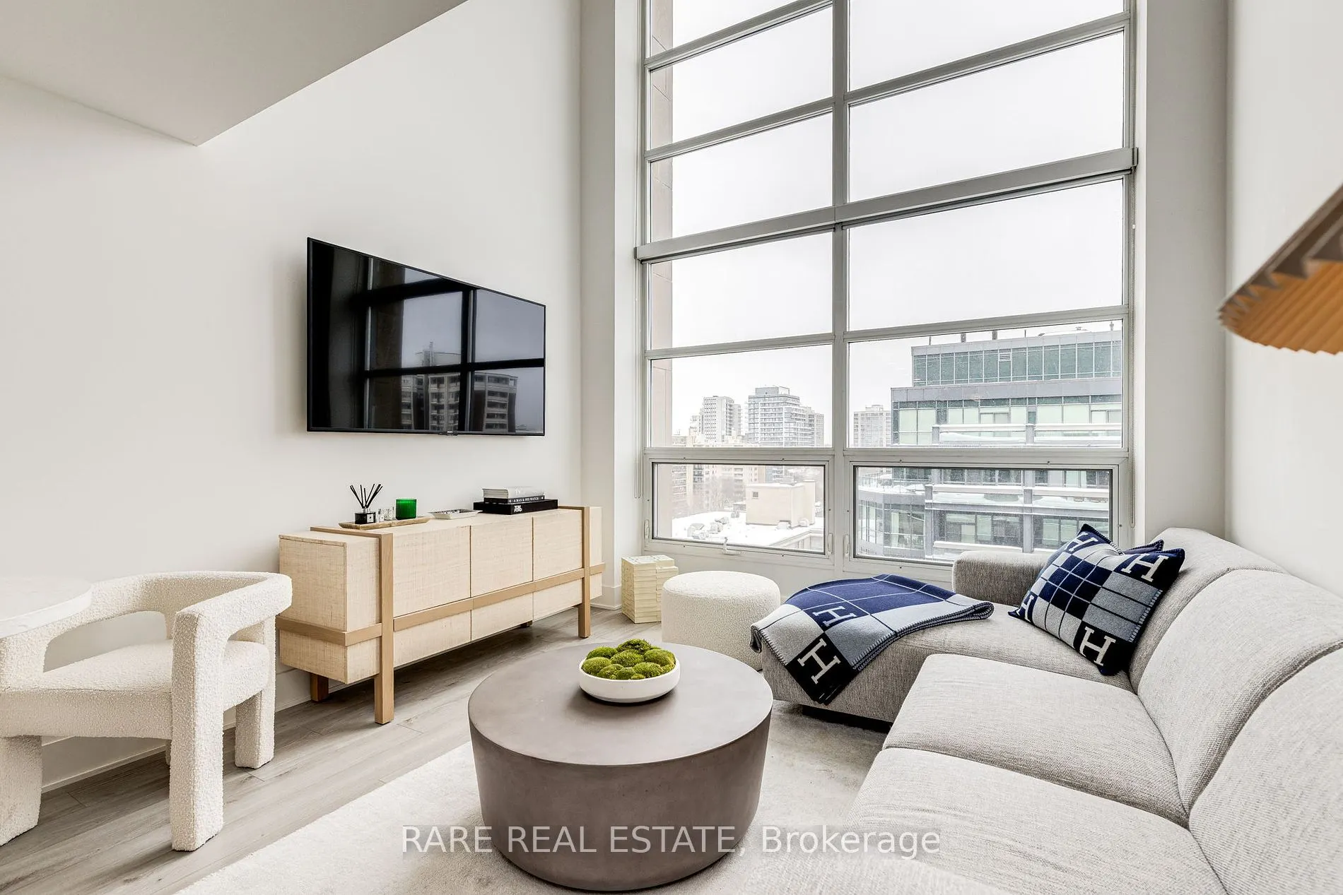 111 St. Clair Avenue W, #904
