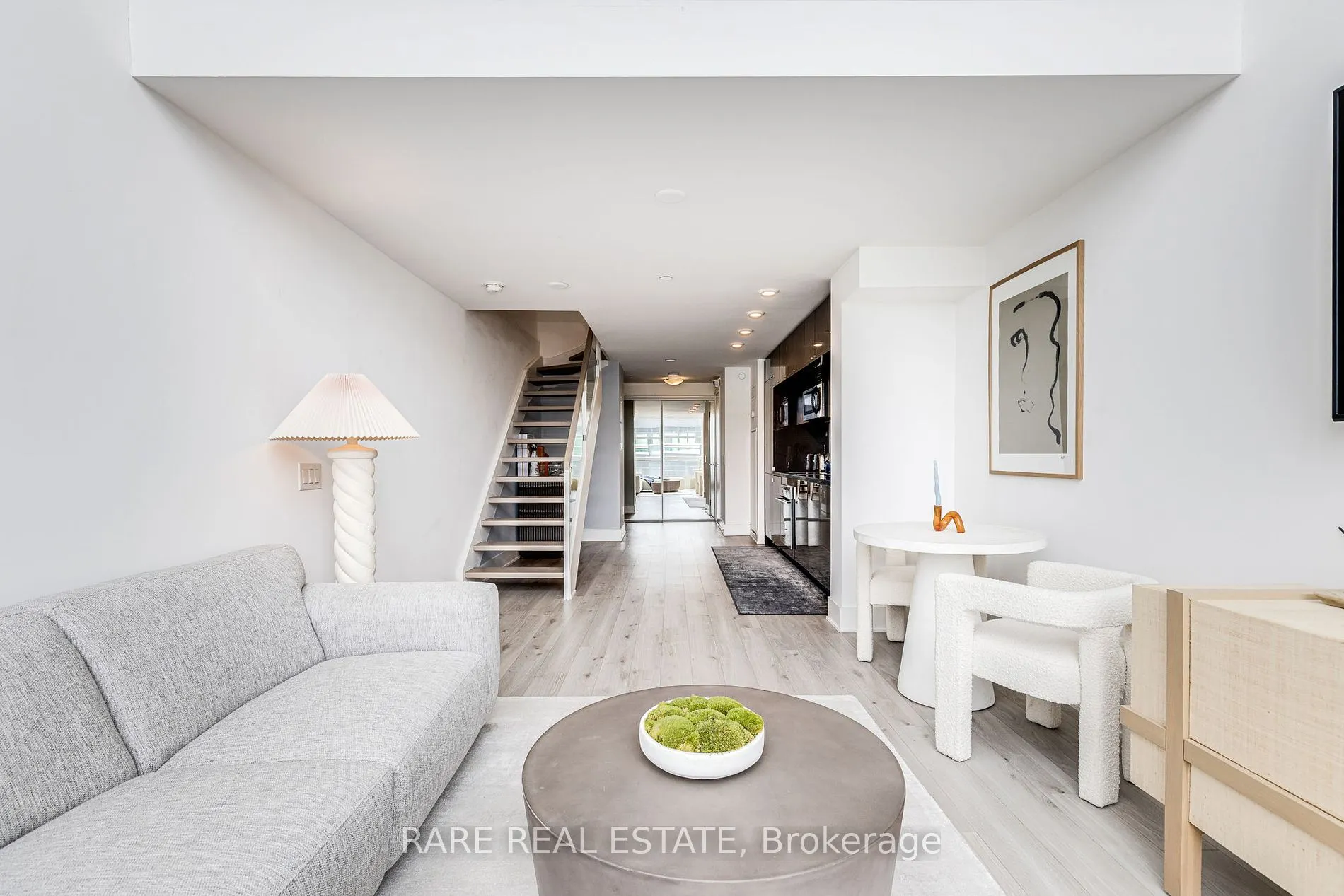 111 St. Clair Avenue W, #904