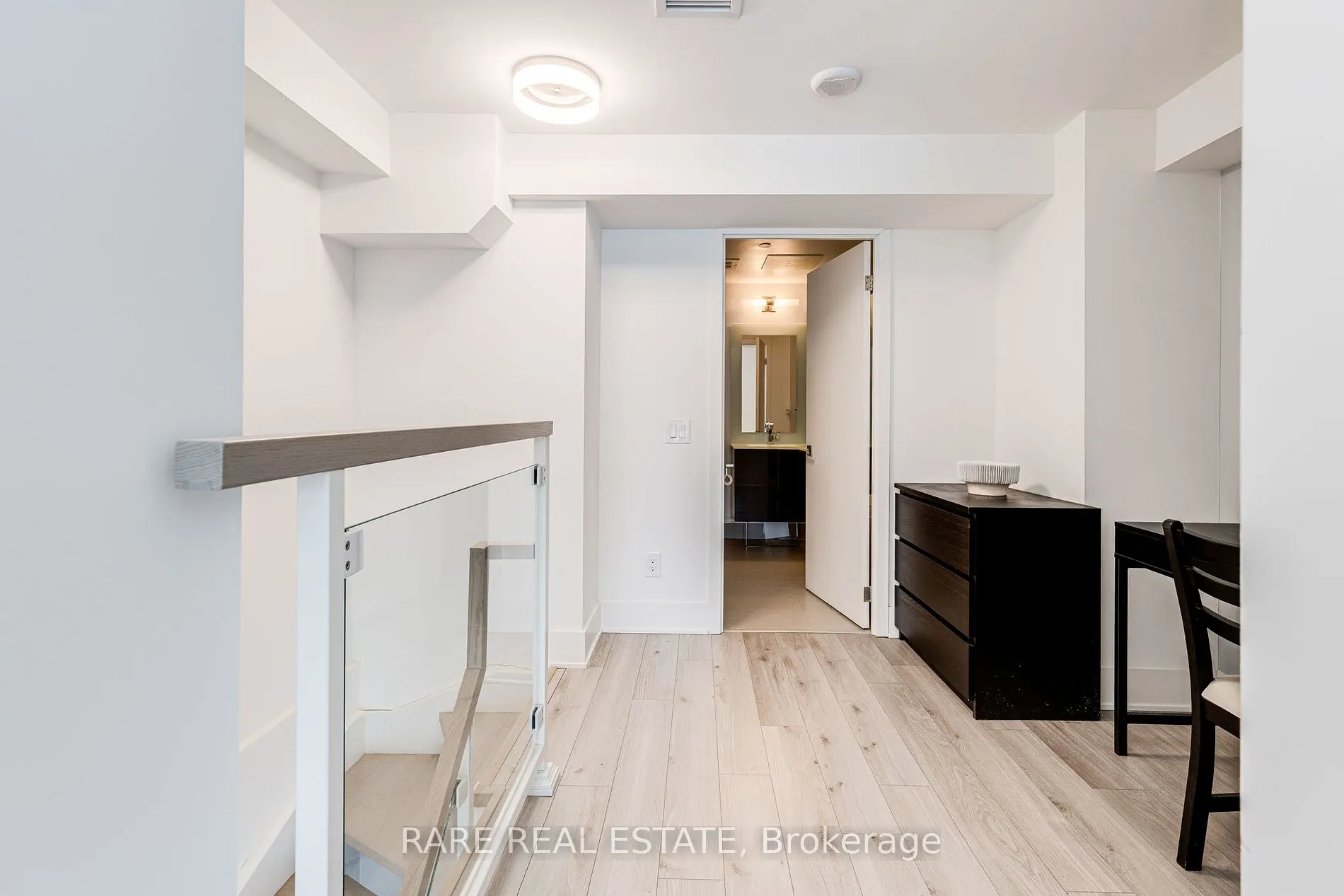 111 St. Clair Avenue W, #904