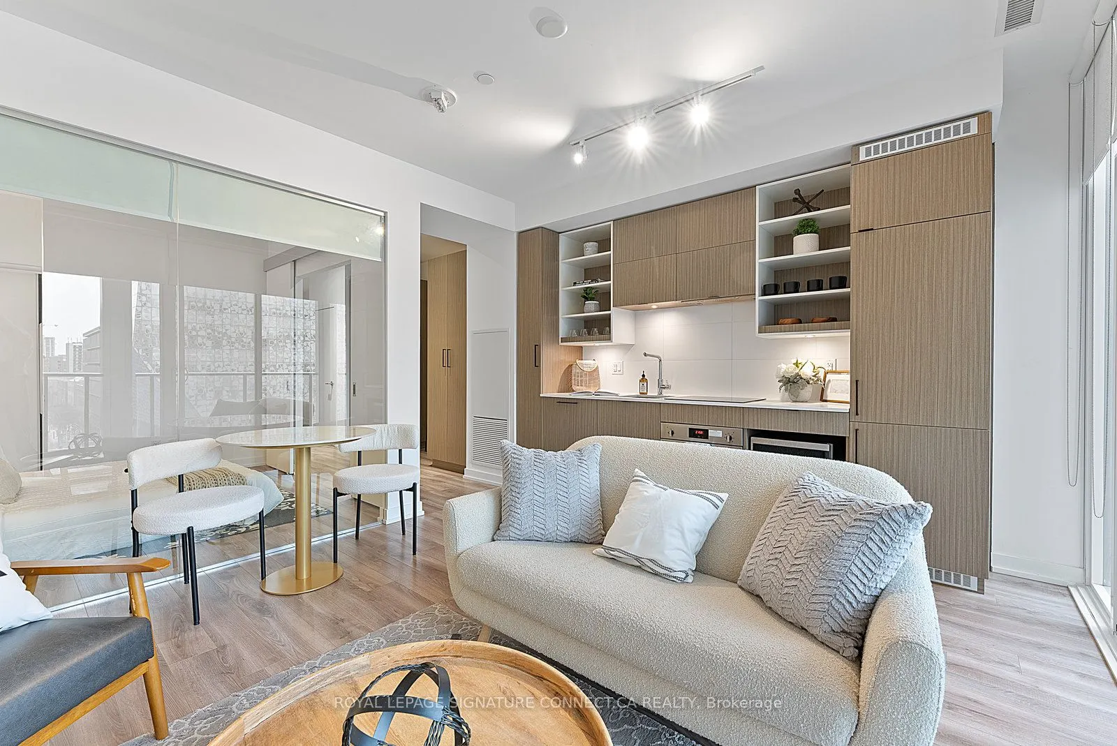 20 Edward Street, #517