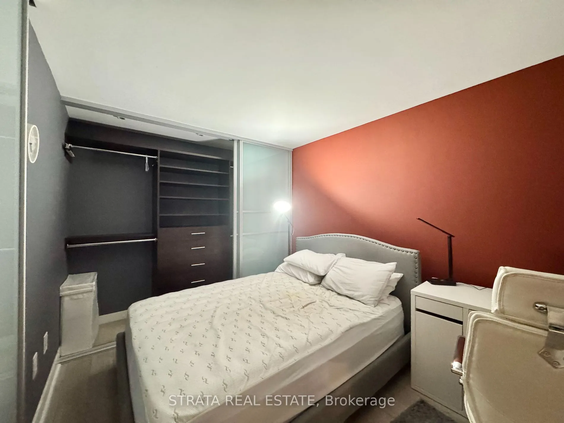 4K Spadina Ave, #206