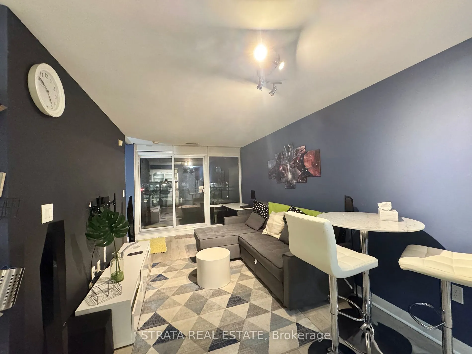 4K Spadina Ave, #206