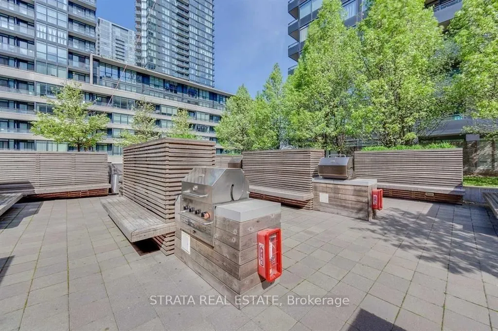 4K Spadina Ave, #206