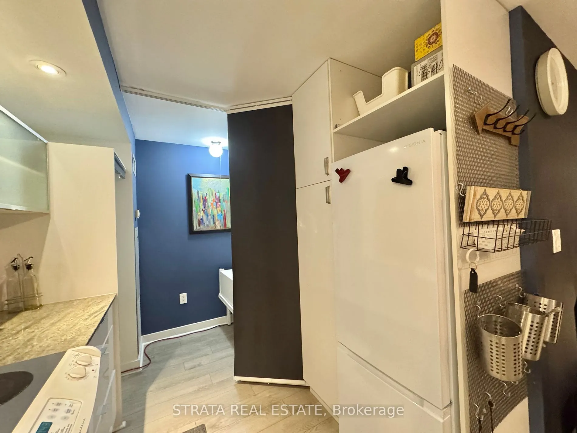 4K Spadina Ave, #206