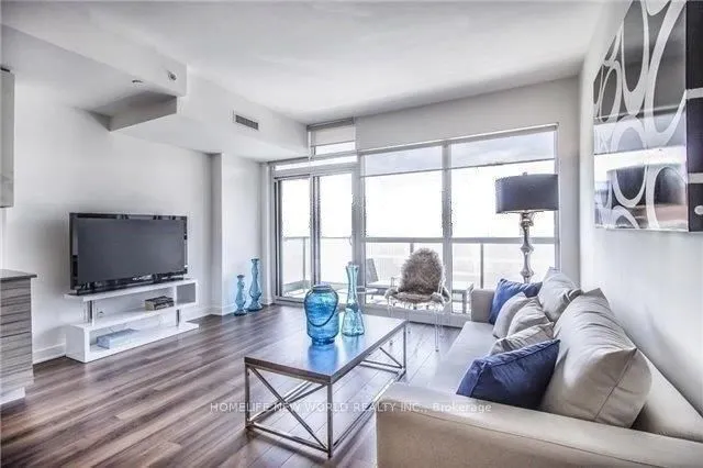 210 Simcoe Street, #1804
