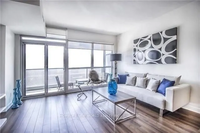210 Simcoe Street, #1804