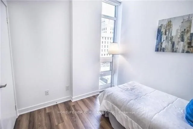 210 Simcoe Street, #1804