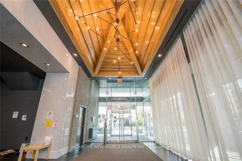 210 Simcoe Street, #1804