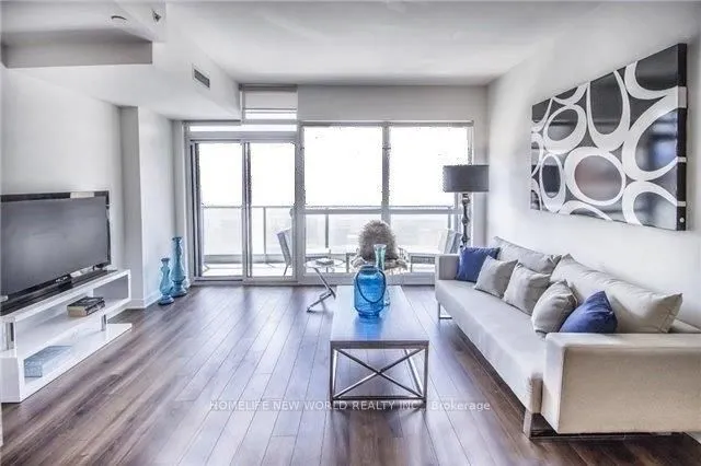 210 Simcoe Street, #1804