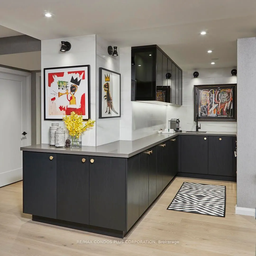 50 Lombard Street, #1203