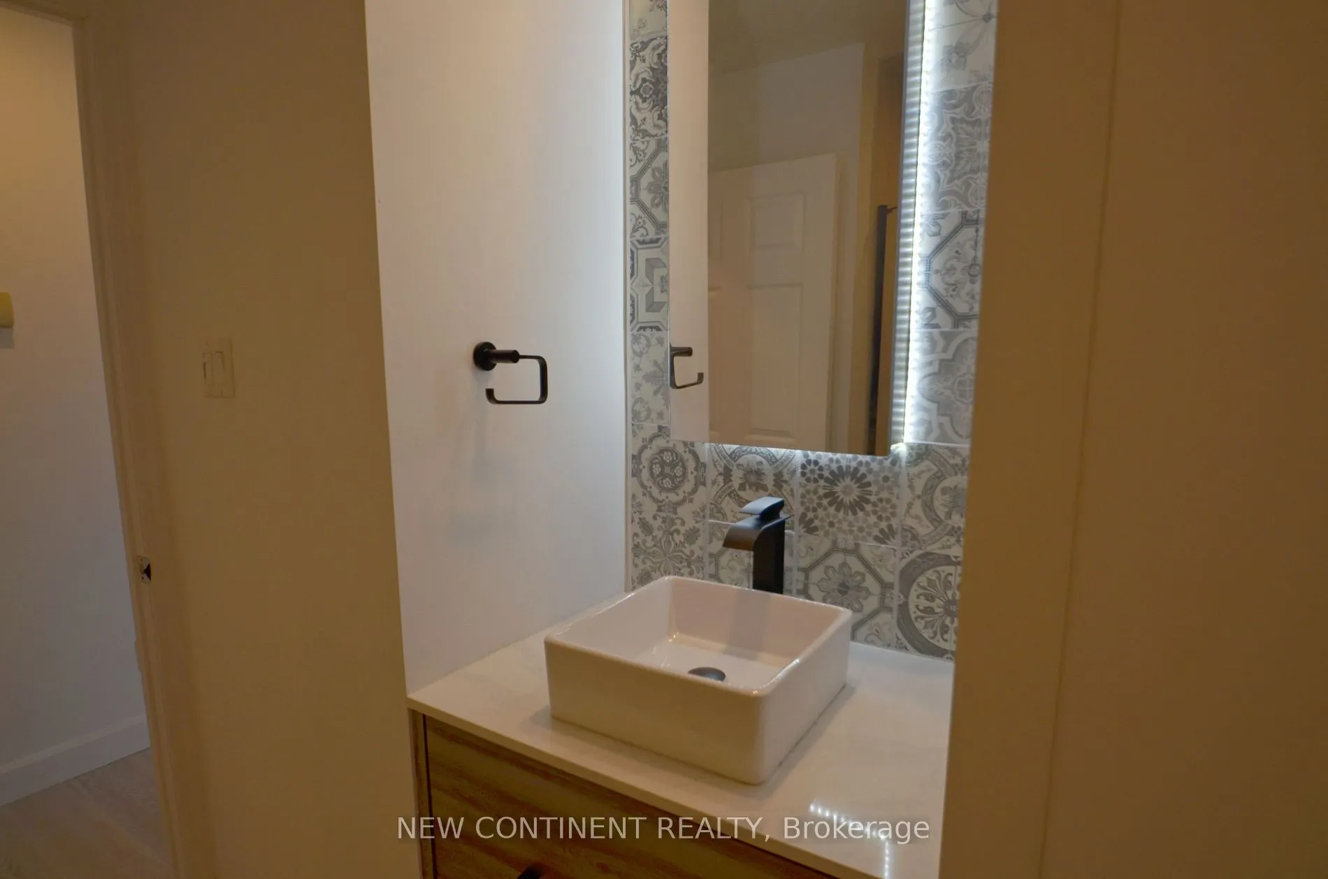 600 Eglinton Avenue E, #311