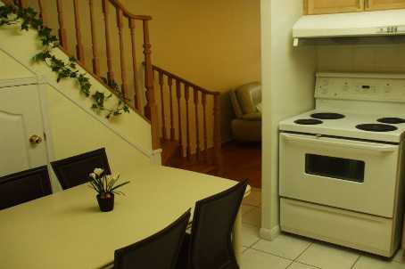 28 Sommerset Way #1520