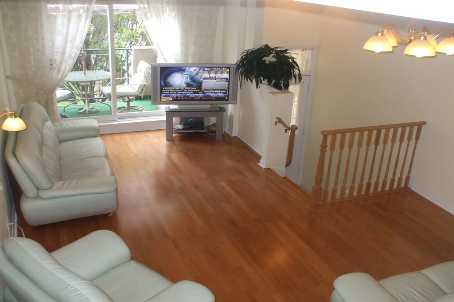 28 Sommerset Way #1520