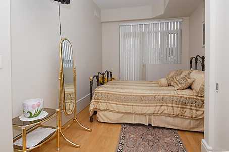 336 Davenport Rd, #201