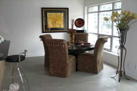 350 Wellington St, #205