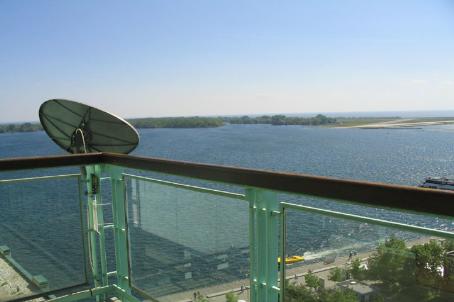 211 Queens Quay W #1105