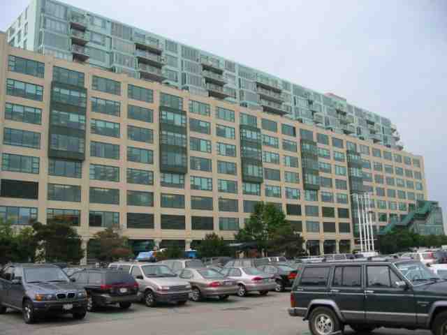 211 Queens Quay W #1105